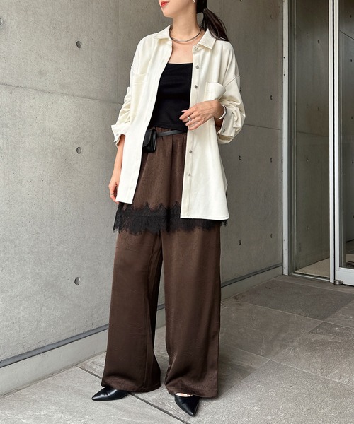 andme(アンドミー)の「しわサテンイージーパンツ(その他パンツ・レディース・オフホワイト/ブラウン/ブラック・M/L)」の9枚目の写真