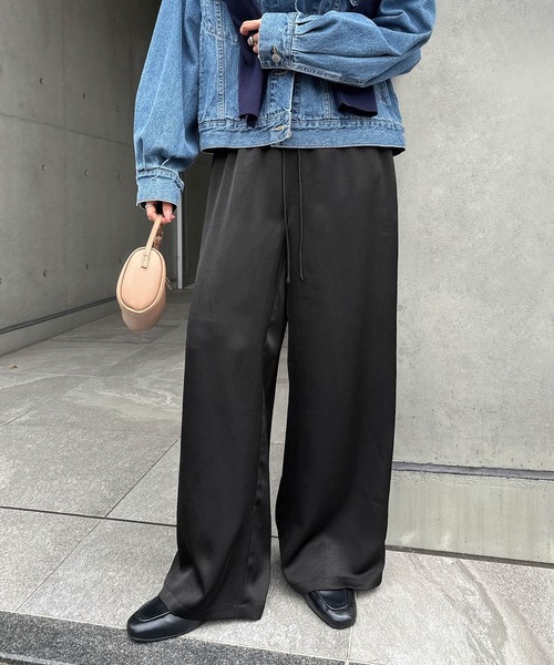 andme(アンドミー)の「しわサテンイージーパンツ(その他パンツ・レディース・オフホワイト/ブラウン/ブラック・M/L)」の18枚目の写真