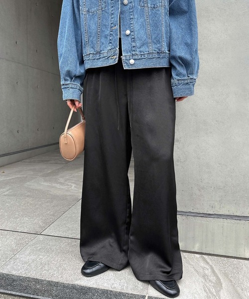 andme(アンドミー)の「しわサテンイージーパンツ(その他パンツ・レディース・オフホワイト/ブラウン/ブラック・M/L)」の19枚目の写真