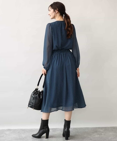 MK MICHEL KLEIN（エムケーミッシェルクラン）の「[洗える]スクエア幾何柄シフォンブラウス（シャツ/ブラウス・レディース・ブルーグリーン/ブラウン・38）」の15枚目の写真