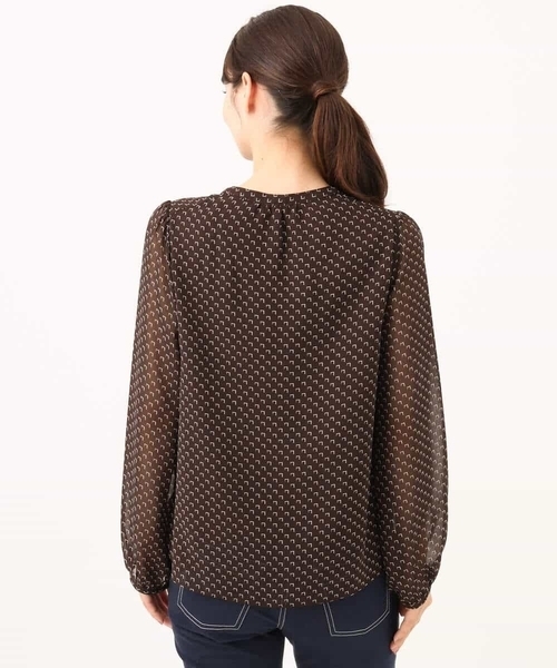 MK MICHEL KLEIN（エムケーミッシェルクラン）の「[洗える]スクエア幾何柄シフォンブラウス（シャツ/ブラウス・レディース・ブルーグリーン/ブラウン・38）」の8枚目の写真