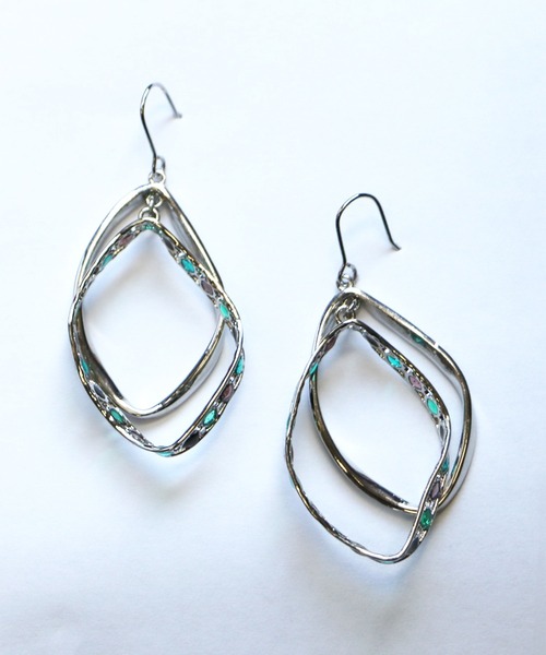 Zoule(ゾーラ)の「Zoule ゾーラ:MOROCCAN モロッカンシリーズ orient loop moroccan ピアス(ピアス(両耳用)・レディース・シルバー/ゴールド・FREE)」の2枚目の写真