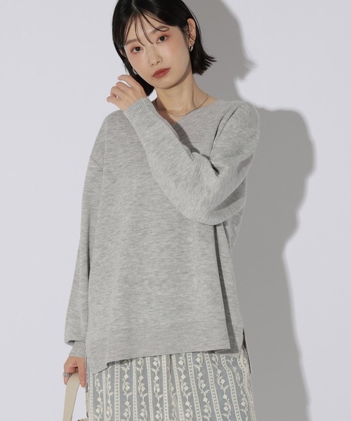 LAKOLE(ラコレ)の「ラクリルVネックニットプルオーバー / 880937(ニット/セーター・レディース・ブラック/ブラウン/ライトグレー/ライトグリーン/アイボリー/ブルー・FREE)」の3枚目の写真