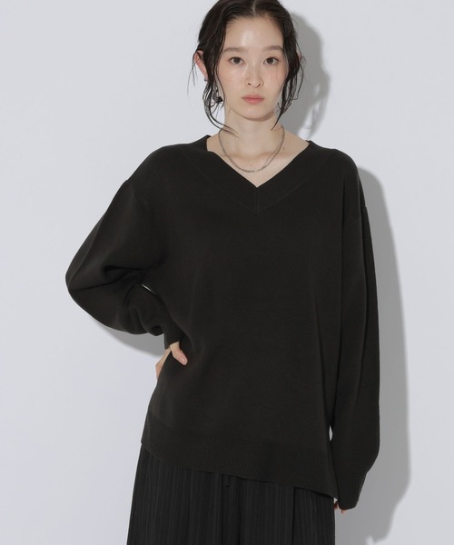 LAKOLE(ラコレ)の「ラクリルVネックニットプルオーバー / 880937(ニット/セーター・レディース・ブラック/ブラウン/ライトグレー/ライトグリーン/アイボリー/ブルー・FREE)」の2枚目の写真