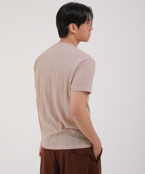 DEVELOVE(デヴローブ)の「リブヘンリーネック半袖Tシャツ_ベージュ(Tシャツ/カットソー・メンズ・ベージュ・LARGE/X-LARGE/XX-LARGE/MEDIUM)」の4枚目の写真