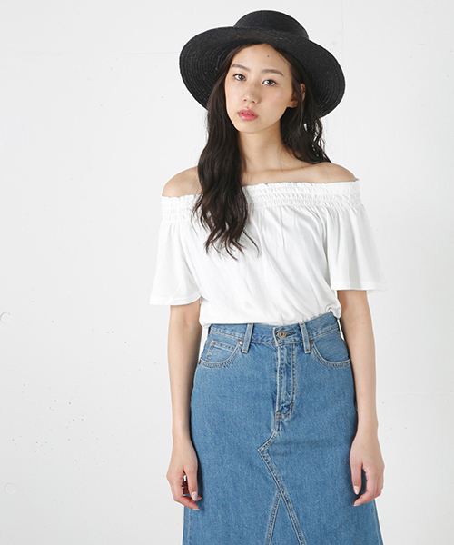 MOUSSY(マウジー)の「FLARE SLEEVE OFF SHOULDER TOPS(Tシャツ/カットソー・レディース・ネイビー/ホワイト/ブラウン/ピンク・FREE)」の2枚目の写真
