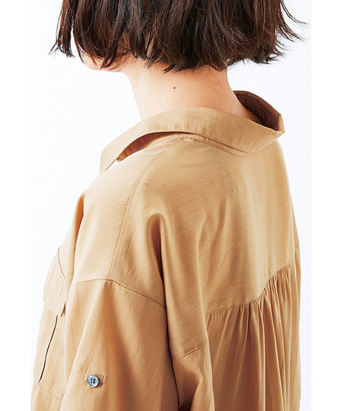 IEDIT(イディット)の「IEDITレーベルコレクション たゆんと軽やか素材が心地よい こなれルーズな洗える抜けシャツ(シャツ/ブラウス・レディース・ホワイト/ブルー/ベージュ・X-LARGE/MEDIUM/XX-LARGE/LARGE/SMALL)」の17枚目の写真