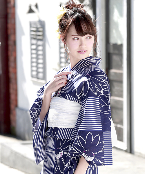 bonheur saisons（ボヌールセゾン）の「浴衣3点セット （浴衣＋帯＋下駄）「bonheur saisons/ボヌールセゾン」（浴衣・レディース・ホワイト系その他/ブルー系その他3/ブルー系その他4/ホワイト×イエロー/ブルー系その他5/ブルー系その他6/ブルー系その他7/ホワイト系その他6/ホワイト系その他7・FREE）」の8枚目の写真