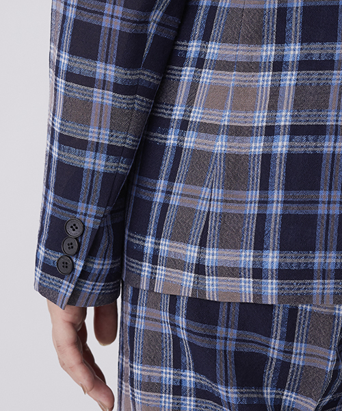 UNITED TOKYO（ユナイテッドトウキョウ）の「シアーチェックジャケット（テーラードジャケット・レディース・ネイビー・1/2）」の8枚目の写真