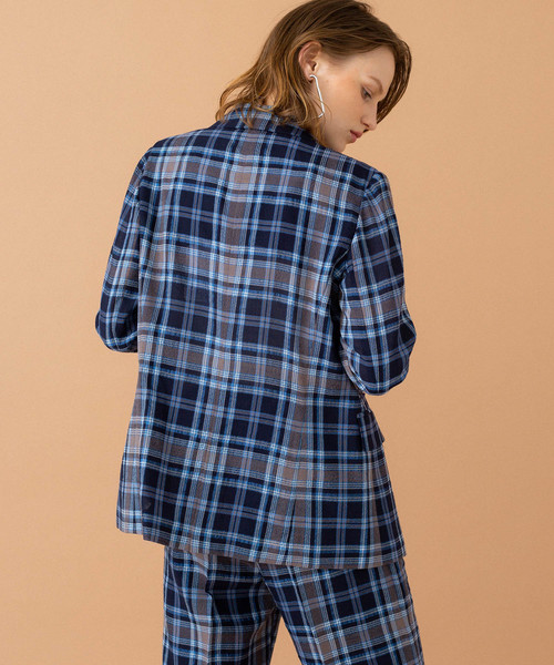 UNITED TOKYO（ユナイテッドトウキョウ）の「シアーチェックジャケット（テーラードジャケット・レディース・ネイビー・1/2）」の16枚目の写真