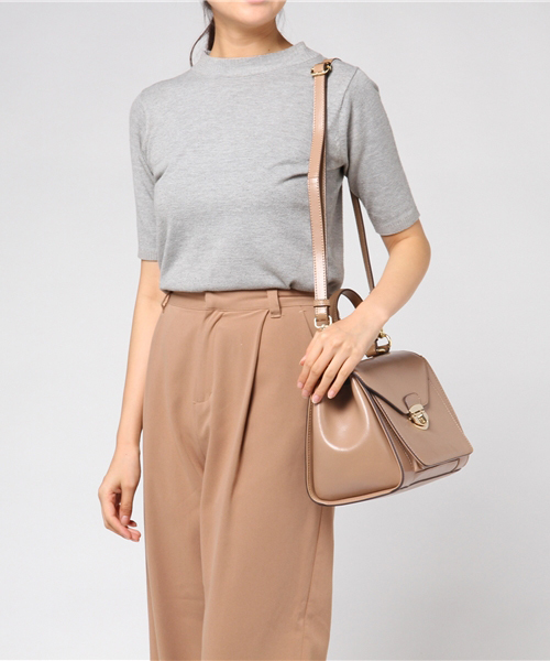 VitaFelice（ヴィータフェリーチェ）の「【牛革/カウレザー】クラシカル2way牛革キューブバッグ [sentino/センティノ]（ハンドバッグ・レディース・グレー/ベージュ系その他/ワイン/オフホワイト・FREE）」の15枚目の写真