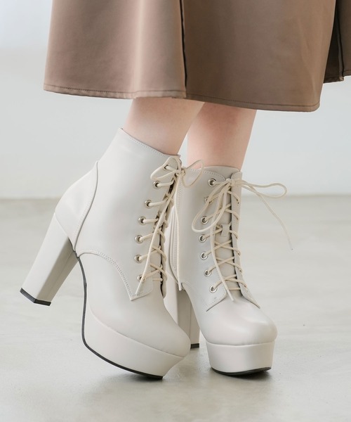 Newlyme(ニューリーミー)の「太ヒールレースアップショートブーツ(ブーツ・レディース・ブラウン/ブラック系その他/ブラック/モカ/レッド/ブラウン系その他/ブラック系その他2/ハウンドトゥース/ブラウン系その他2/アイボリー・24.0cm/23.0cm/23.5cm/24.5cm/25.5cm/25.0cm/25㎝/22.5㎝/24.5㎝/23㎝/22cm/24㎝/23.5㎝/23cm/25cm/24cm/22.5cm/22.0cm)」の20枚目の写真