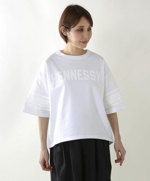 kha:ki（カーキ）の「「kha:ki/カーキ」ビッグシルエットフットボールTシャツ（Tシャツ/カットソー・レディース・ホワイト/ブラック・1）」の2枚目の写真