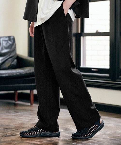 MONO-MART(モノマート)の「T/R タック ワイドパンツ テーパードスラックス(スラックス・メンズ・チャコールグレー/ブラック/ネイビー/ブラック系その他/ブラウン/グレー系その他/モカ/イエロー系その他/グレー系その他2・M/L)」の2枚目の写真