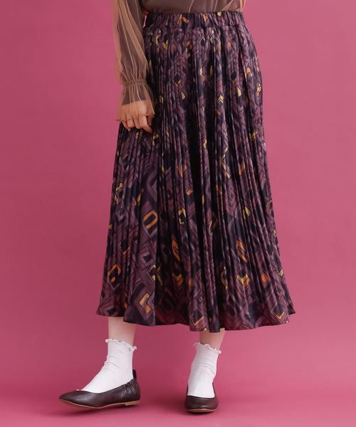 MERLOT（メルロー）の「額縁から馬柄プリーツスカート7865（スカート
