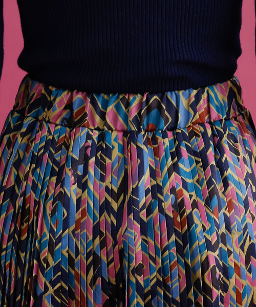 MERLOT（メルロー）の「額縁から馬柄プリーツスカート7865（スカート