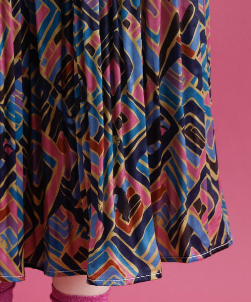 MERLOT（メルロー）の「額縁から馬柄プリーツスカート7865（スカート