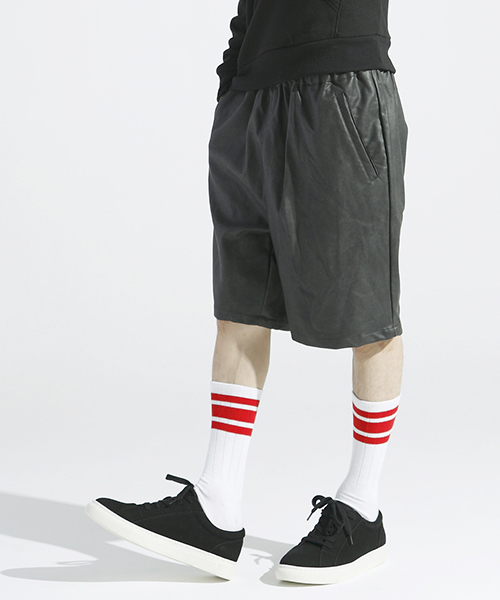 WEGO(ウィゴー)の「WEGO/フェイクレザーショーツ(その他パンツ・メンズ・ブラック/ブルー・MEDIUM/LARGE)」の14枚目の写真