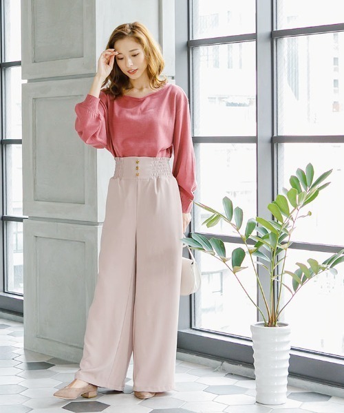 KOBE LETTUCE（コウベレタス）の「チャンキーローヒールVカットポインテッドトゥパンプス（パンプス・レディース・ブラック/ホワイト系その他/レッド/その他/グレイッシュベージュ/パイソン/その他2/ホワイト系その他2/シルバー系その他/その他1/ブラック系その他/ベージュ系その他/グリーン系その他・S/M/L/LL）」の18枚目の写真