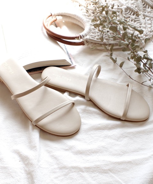 AmiAmi（アミアミ）の「ダブルストラップフラットサンダル（サンダル・レディース・アイボリー/ブラック/カーキ/モカ/グレイッシュベージュ/ブラウン系その他/ベージュ・S/M/L/LL）」の14枚目の写真