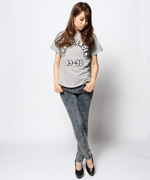 ROSE BUD（ローズバッド）の「LCTT-14170 CHEER LEADER EMB.C/N S/S-T（Tシャツ/カットソー・レディース・グレー/ブラック・ONE SIZE）」の5枚目の写真