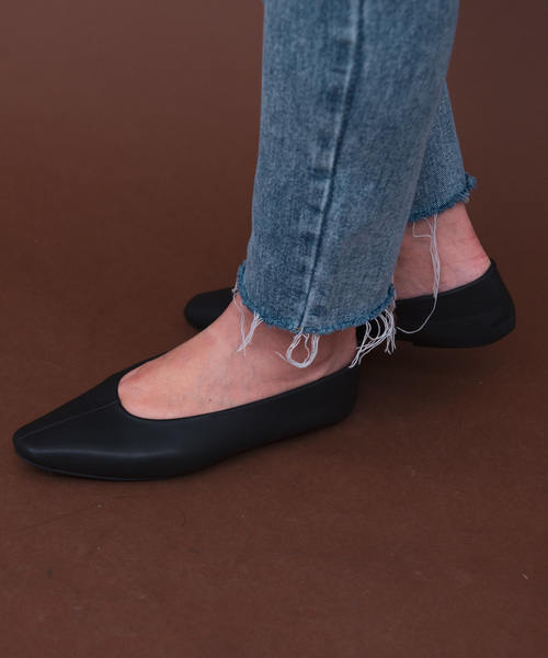 Aunt Marie's（アントマリーズ）の「AUNT MARIE'S Flat Pumps（パンプス・レディース・ブラック/モカ・MEDIUM/LARGE）」の2枚目の写真