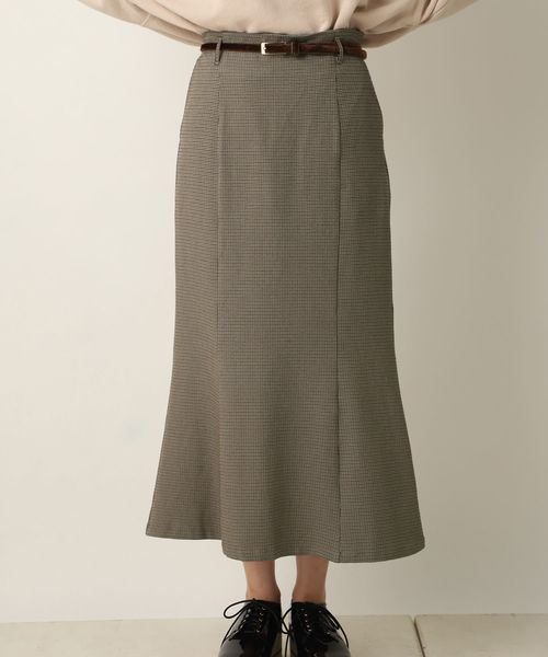 one after another NICE CLAUP（ワンアフターアナザーナイスクラップ）の「はらこベルト付きチューリップスカート（スカート・レディース・ブラウン系その他/ベージュ系その他/チェック/ブルー系その他・FREE）」の4枚目の写真
