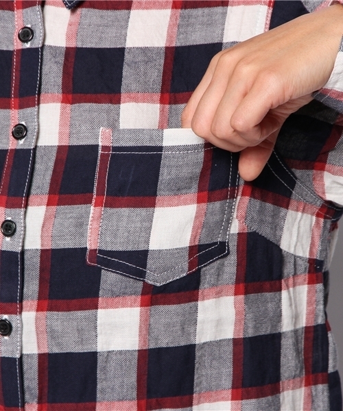 one after another NICE CLAUP（ワンアフターアナザーナイスクラップ）の「【ナイスクラップ】シャーリングチェックシャツ（シャツ/ブラウス・レディース・ホワイト系その他/グリーン系その他/ブルー系その他・FREE）」の11枚目の写真