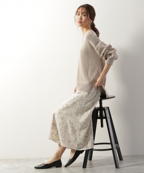 GLOBAL WORK（グローバルワーク）の「洗えるサクラオイルVネック/868920（ニット/セーター・レディース・ライトブルー/ベージュ/オフホワイト・FREE）」の11枚目の写真