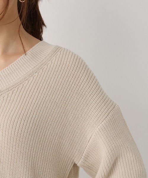 GLOBAL WORK（グローバルワーク）の「洗えるサクラオイルVネック/868920（ニット/セーター・レディース・ライトブルー/ベージュ/オフホワイト・FREE）」の4枚目の写真