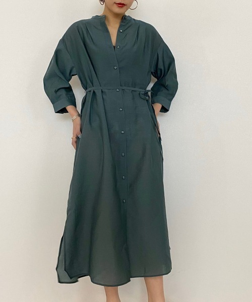 PAGEBOY（ページボーイ）の「シアーバンドカラーシャツワンピース（ワンピース・レディース・ブラック/グレイッシュベージュ/グリーン系その他4・FREE）」の5枚目の写真