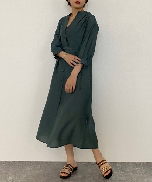 PAGEBOY（ページボーイ）の「シアーバンドカラーシャツワンピース（ワンピース・レディース・ブラック/グレイッシュベージュ/グリーン系その他4・FREE）」の6枚目の写真