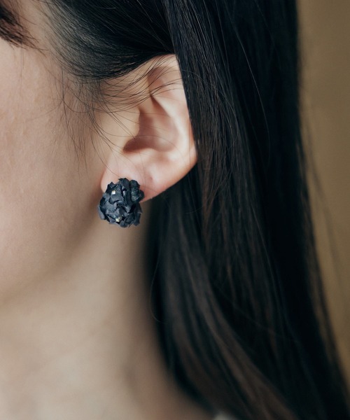 m.soeur（エムスール）の「コデマリのピアス＊（ピアス（両耳用）・レディース・ブラック/ホワイト・FREE）」の2枚目の写真