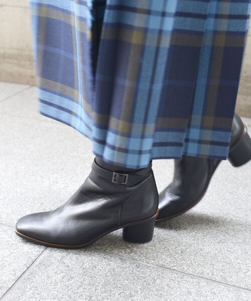 SHIPS（シップス）の「MARIAN:ベルトショートブーツ（ブーツ・レディース・ブラック・38/36/37）」の3枚目の写真