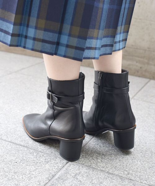 SHIPS（シップス）の「MARIAN:ベルトショートブーツ（ブーツ・レディース・ブラック・38/36/37）」の6枚目の写真