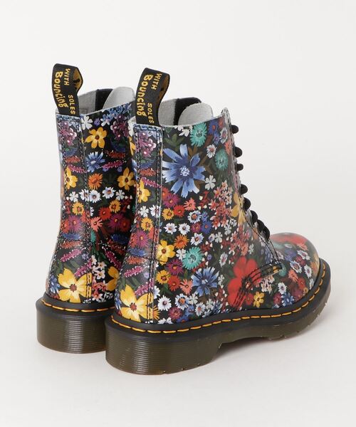 Dr. Martens（ドクターマーチン）の「AIRWAIR 1460 W PRINT 8 EYE BOOT 26113102 WANDERLUST（ブーツ・レディース・その他・4/6/5/3）」の2枚目の写真