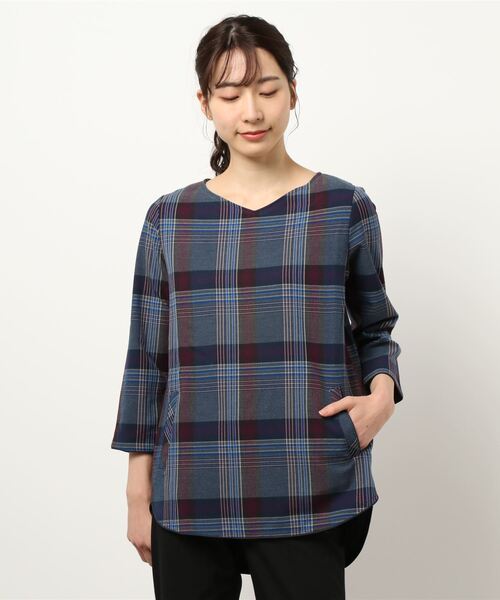 BELLUNA PLUS(ベルーナ)の「袖ボタン使いVネックデザインチュニック(チュニック・レディース・ブラック系その他/グレー系その他/パープル系その他/チェック・MEDIUM/LARGE/X-LARGE)」の10枚目の写真