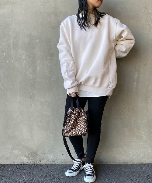 Russell Athletic（ラッセルアスレティック）の「[RUSSELL ATHLETIC/ラッセル アスレチック] 別注 製品染めクルーネックスウェットプルオーバー（スウェット・メンズ・ライトブルー/ラベンダー/チャコール/ネイビー/オフホワイト・L/M）」の6枚目の写真