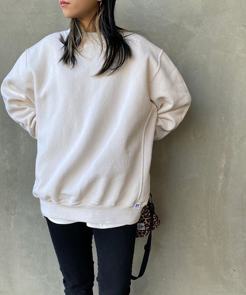 Russell Athletic（ラッセルアスレティック）の「[RUSSELL ATHLETIC/ラッセル アスレチック] 別注 製品染めクルーネックスウェットプルオーバー（スウェット・メンズ・ライトブルー/ラベンダー/チャコール/ネイビー/オフホワイト・L/M）」の17枚目の写真