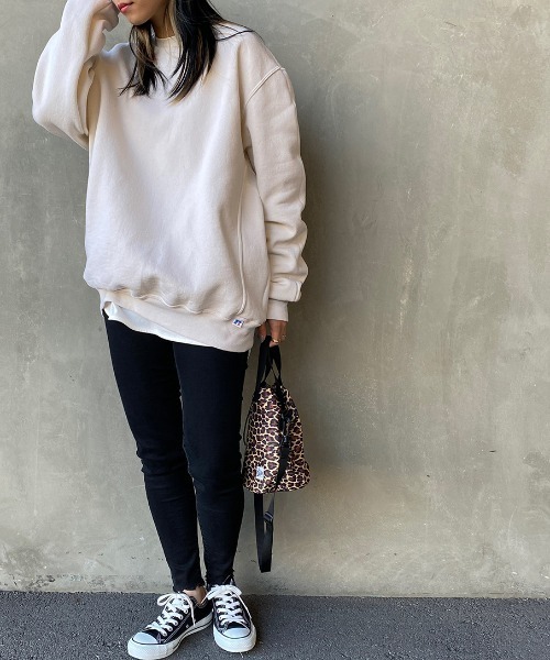 Russell Athletic（ラッセルアスレティック）の「[RUSSELL ATHLETIC/ラッセル アスレチック] 別注 製品染めクルーネックスウェットプルオーバー（スウェット・メンズ・ライトブルー/ラベンダー/チャコール/ネイビー/オフホワイト・L/M）」の18枚目の写真