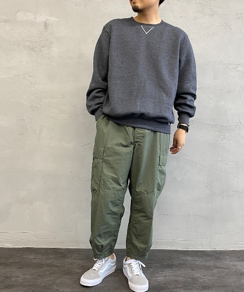 Russell Athletic（ラッセルアスレティック）の「[RUSSELL ATHLETIC/ラッセル アスレチック] 別注 製品染めクルーネックスウェットプルオーバー（スウェット・メンズ・ライトブルー/ラベンダー/チャコール/ネイビー/オフホワイト・L/M）」の14枚目の写真