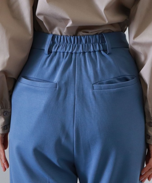 archives（アルシーヴ）の「タックテーパードパンツ（その他パンツ・レディース・ブルー/ピンクベージュ/イエロー/ベージュ・MEDIUM）」の19枚目の写真