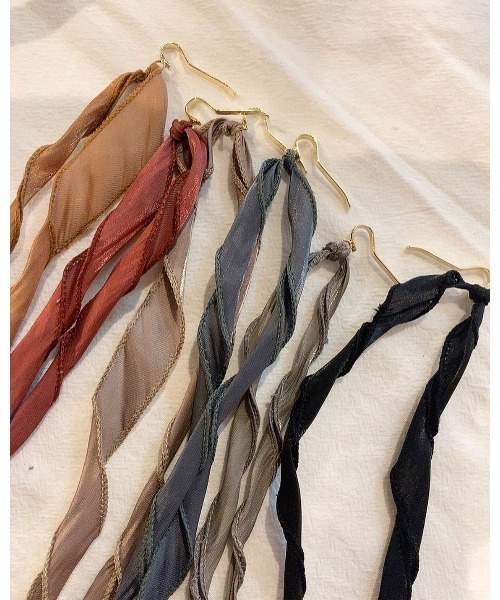 mou（モウ）の「ラップヘアリボンヘアアクセサリー（その他ヘアアクセサリー・レディース・レッド/オレンジ/ブラック/グリーン/ピンクベージュ/ブルー・FREE）」の9枚目の写真