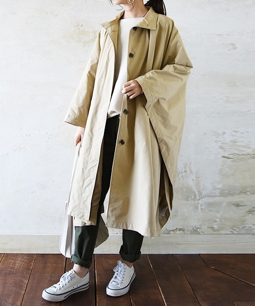 and it_（アンドイット）の「トレンチケープコート（トレンチコート・レディース・ミント/ベージュ/ブルー・M）」の4枚目の写真