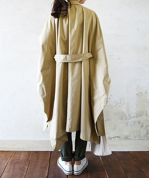 and it_（アンドイット）の「トレンチケープコート（トレンチコート・レディース・ミント/ベージュ/ブルー・M）」の6枚目の写真