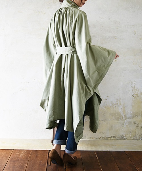 and it_（アンドイット）の「トレンチケープコート（トレンチコート・レディース・ミント/ベージュ/ブルー・M）」の15枚目の写真