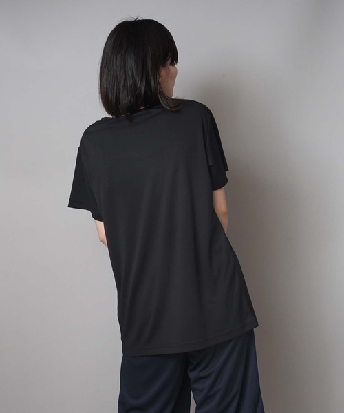 FILA(フィラ)の「【FILA / フィラ】レディースドライフィットネスセットアップ / 吸水速乾 UV(Tシャツ/カットソー・レディース・ブラック/ライトパープル/ネイビー・MEDIUM/LARGE/X-LARGE)」の10枚目の写真