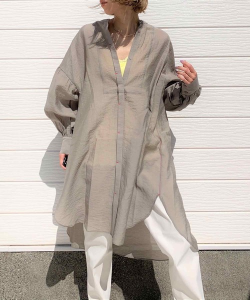 Q（キュー）の「Backギャザーシャツ2（シャツ/ブラウス・レディース・グレー/アイボリー・ONE SIZE）」の2枚目の写真