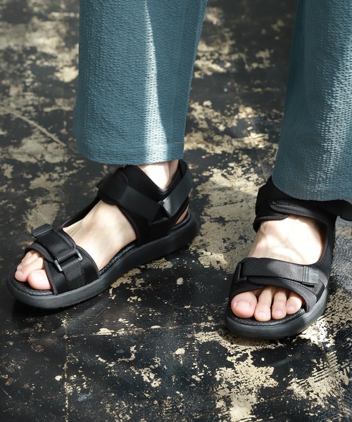 niko and...（ニコアンド）の「ストラップサンダル（サンダル・メンズ・ブラック/ベージュ/オリーブ/イエロー/オレンジ・MEDIUM/LARGE）」の2枚目の写真