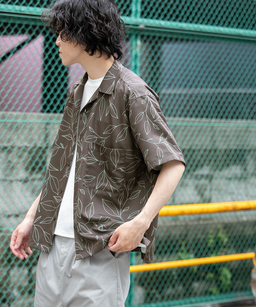 ITEMS URBANRESEARCH（アイテムズ アーバンリサーチ）の「リーフプリント オープンカラー半袖シャツ（シャツ/ブラウス・メンズ・パープル/ネイビー/ブラウン・MEDIUM/LARGE）」の7枚目の写真